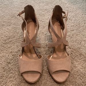 Kelly & Katie , size 6, nude